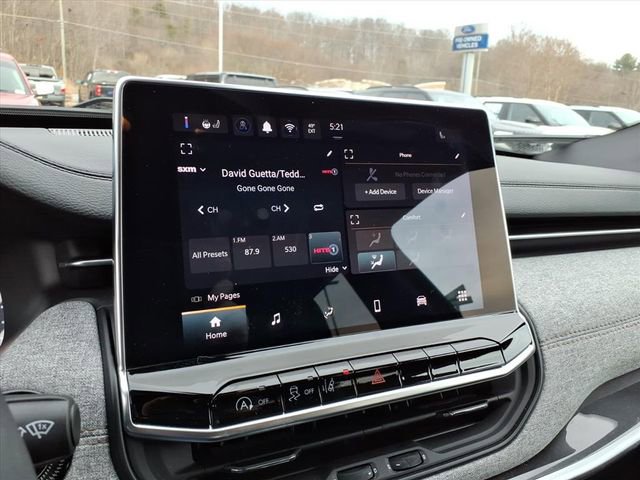 Used 2024 Jeep Compass Latitude image 29