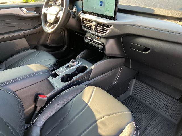 Certified 2025 Ford Escape Platinum w/ Premium Technology Package AWD/4WD image 22