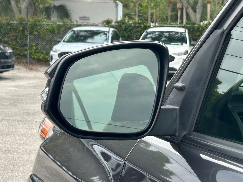 Used 2021 Toyota 4Runner SR5 Premium w/ Moonroof Package AWD/4WD image 18