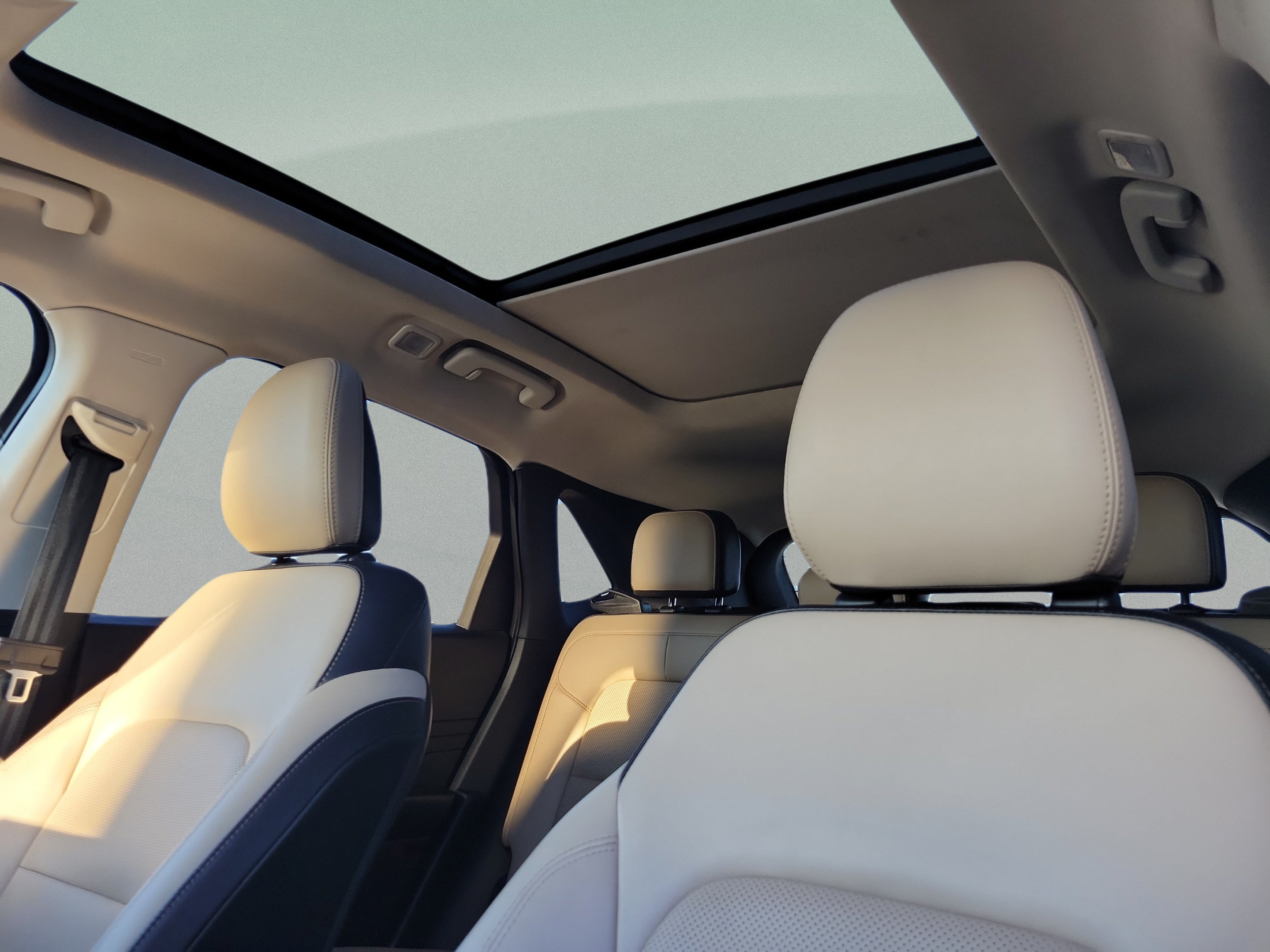 Certified 2022 Ford Escape SEL FWD image 17