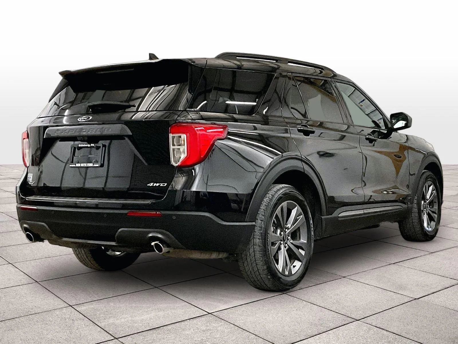 Certified 2021 Ford Explorer XLT w/ Equipment Group 202A image 11