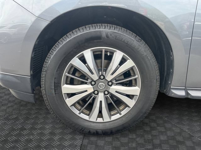 Used 2019 Nissan Pathfinder SV w/ SV All Weather Package AWD/4WD image 16