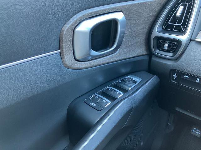 Used 2022 Kia Sorento S w/ Panoramic Sunroof Package AWD/4WD image 39
