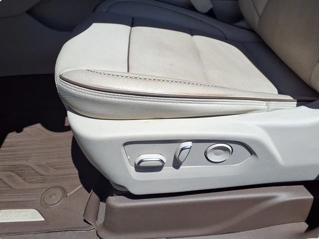 Used 2023 GMC Yukon XL Denali AWD/4WD image 17