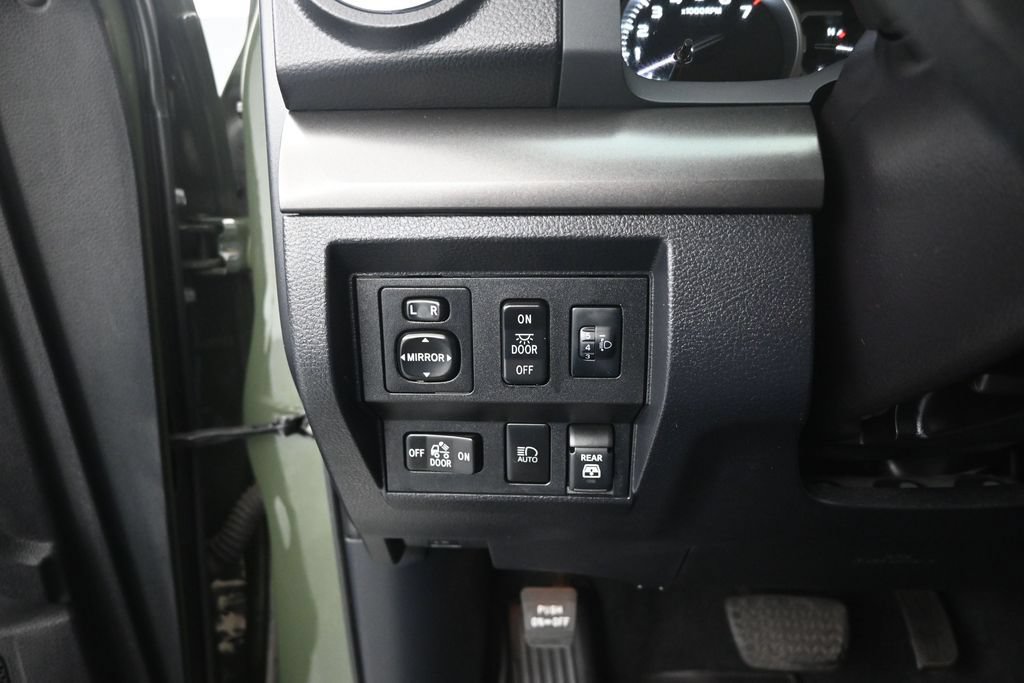 Used 2021 Toyota Tundra SR5 w/ Trail Edition AWD/4WD image 13