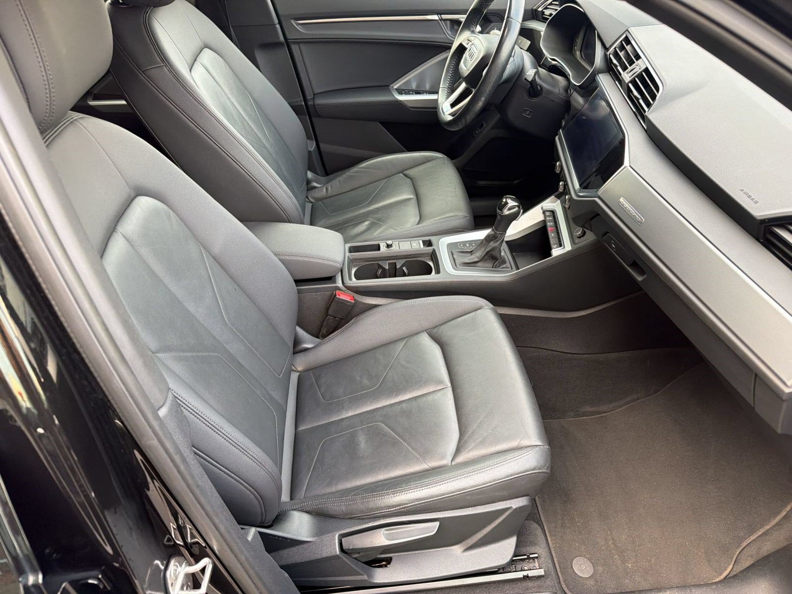 Used 2020 Audi Q3 2.0T Premium w/ Convenience Package AWD/4WD image 23