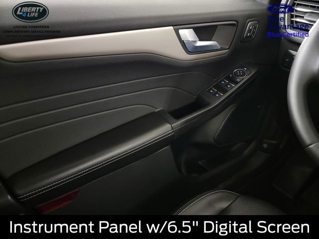 Certified 2022 Ford Escape SEL w/ Technology Package AWD/4WD image 32