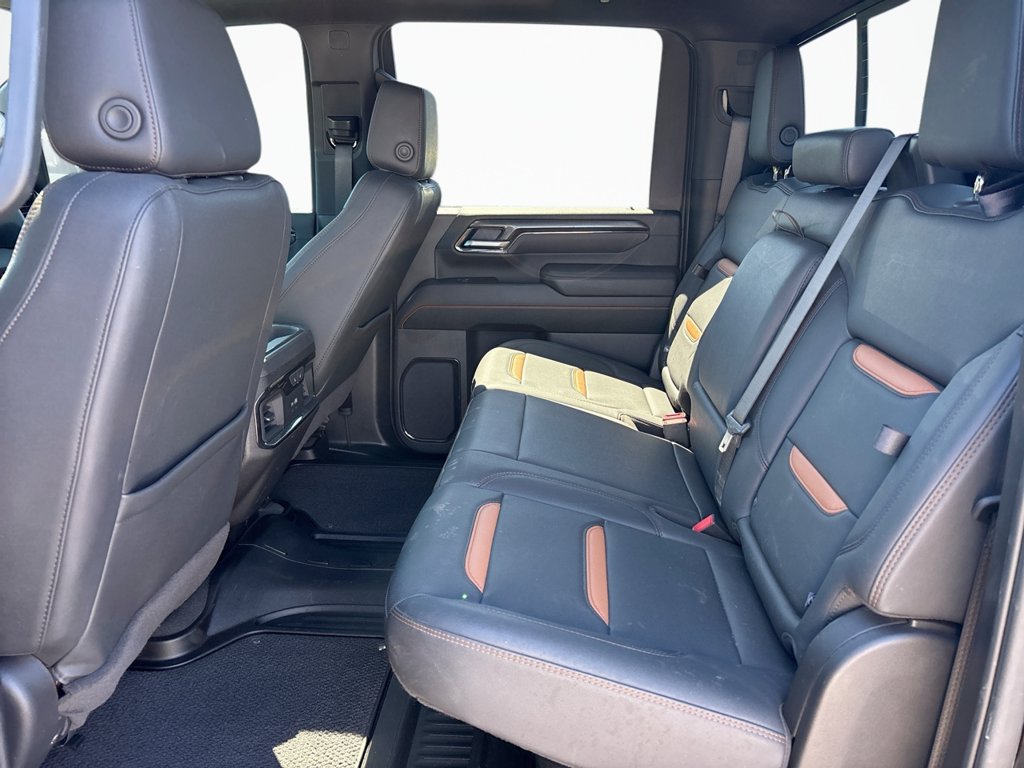 Used 2025 GMC Sierra 2500 AT4 w/ Technology Package AWD/4WD image 18