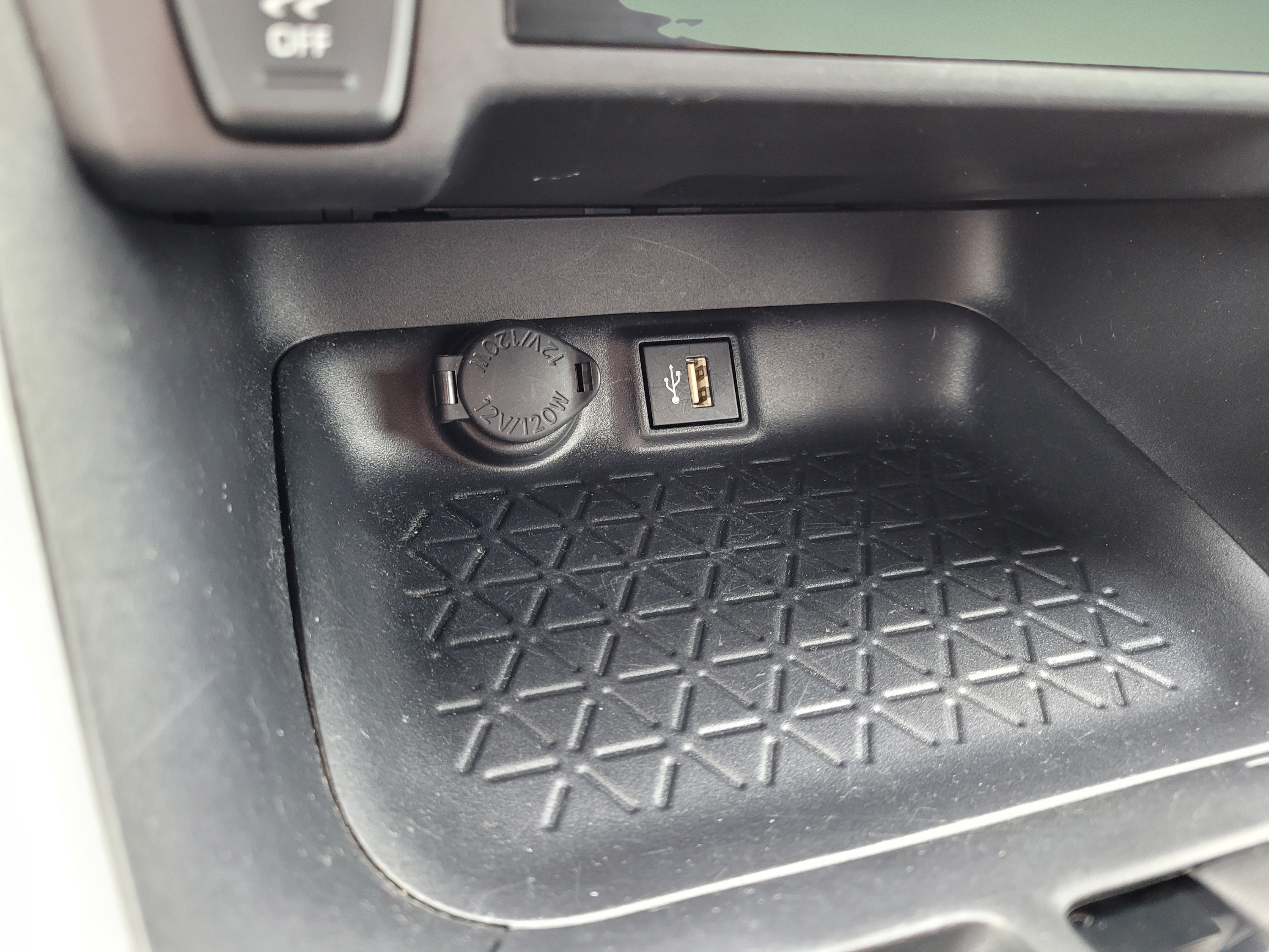 Used 2025 Toyota RAV4 LE FWD image 25