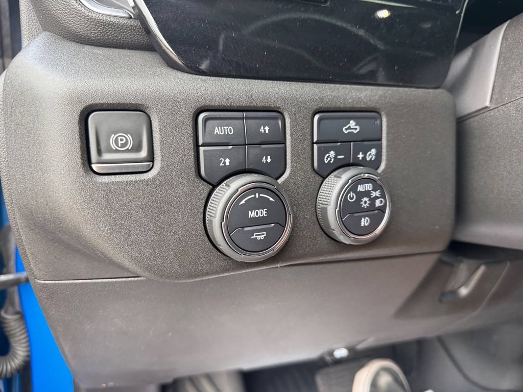 Used 2022 Chevrolet Silverado 1500 RST AWD/4WD image 31