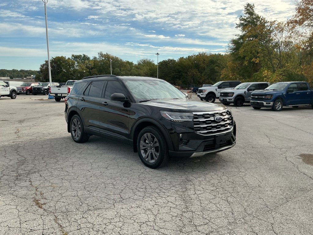 Certified 2026 Ford Explorer Active w/ Active Comfort Package AWD/4WD image 3