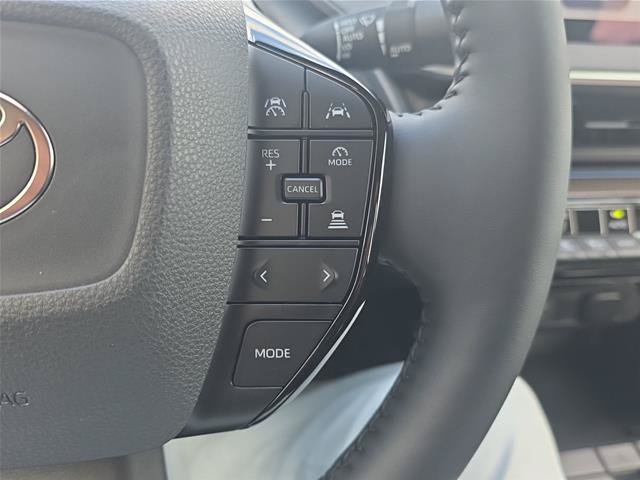 Used 2025 Toyota Prius XLE AWD/4WD image 16
