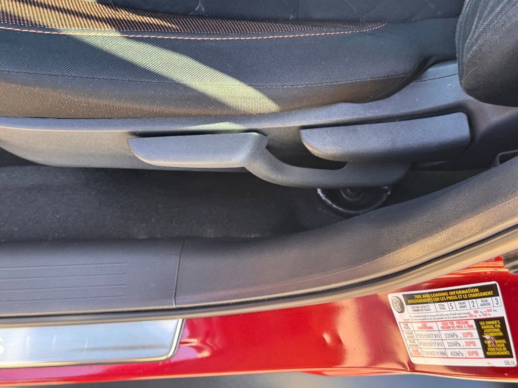 Used 2019 Nissan Kicks SR image 18