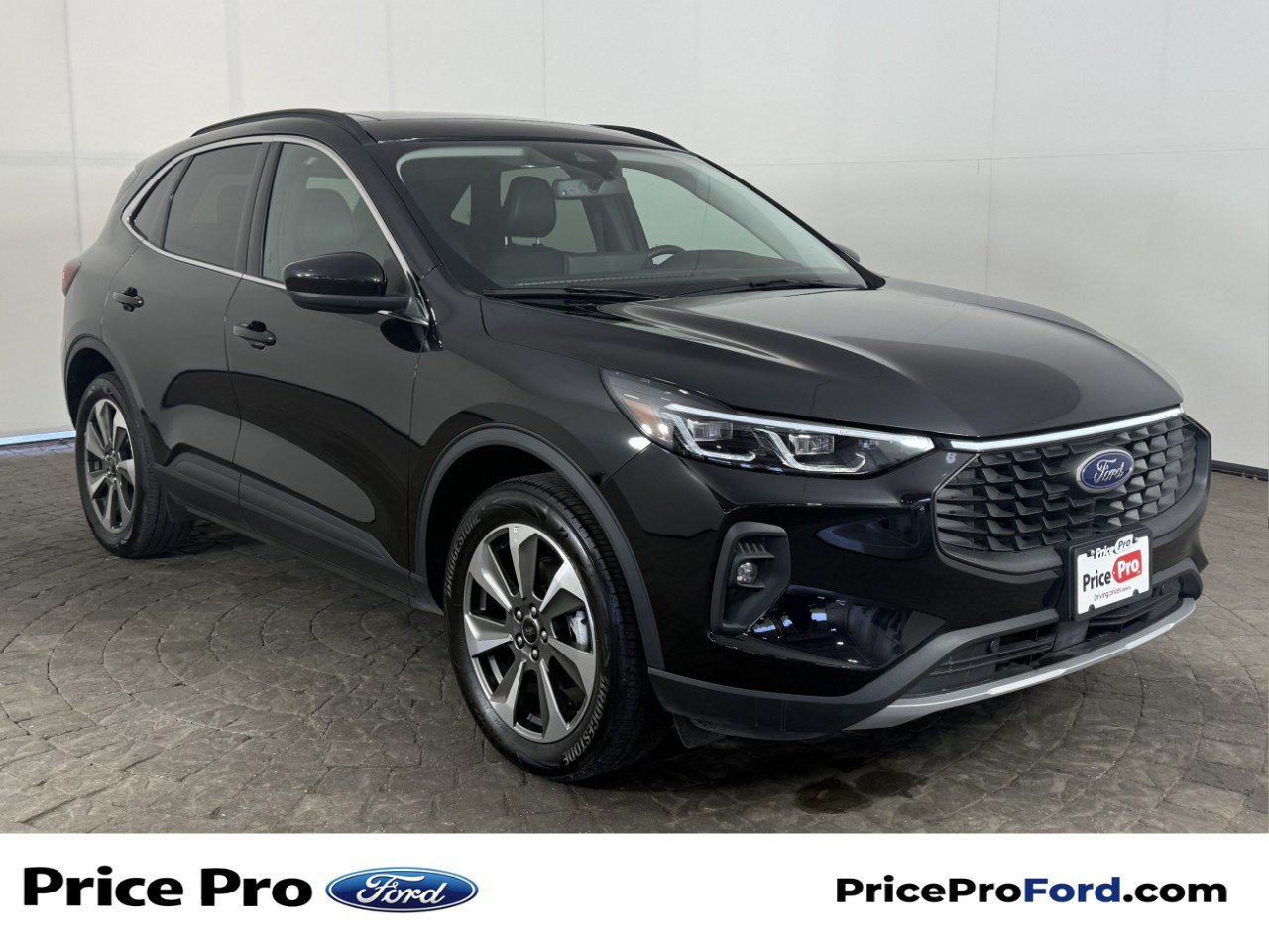 Certified 2025 Ford Escape Platinum AWD/4WD video 1