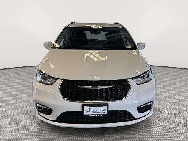 Used 2022 Chrysler Pacifica Touring-L image 8