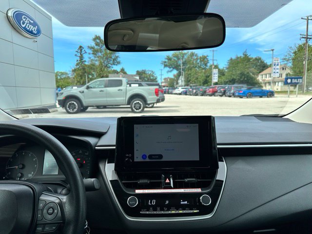 Used 2025 Toyota Corolla LE FWD image 63