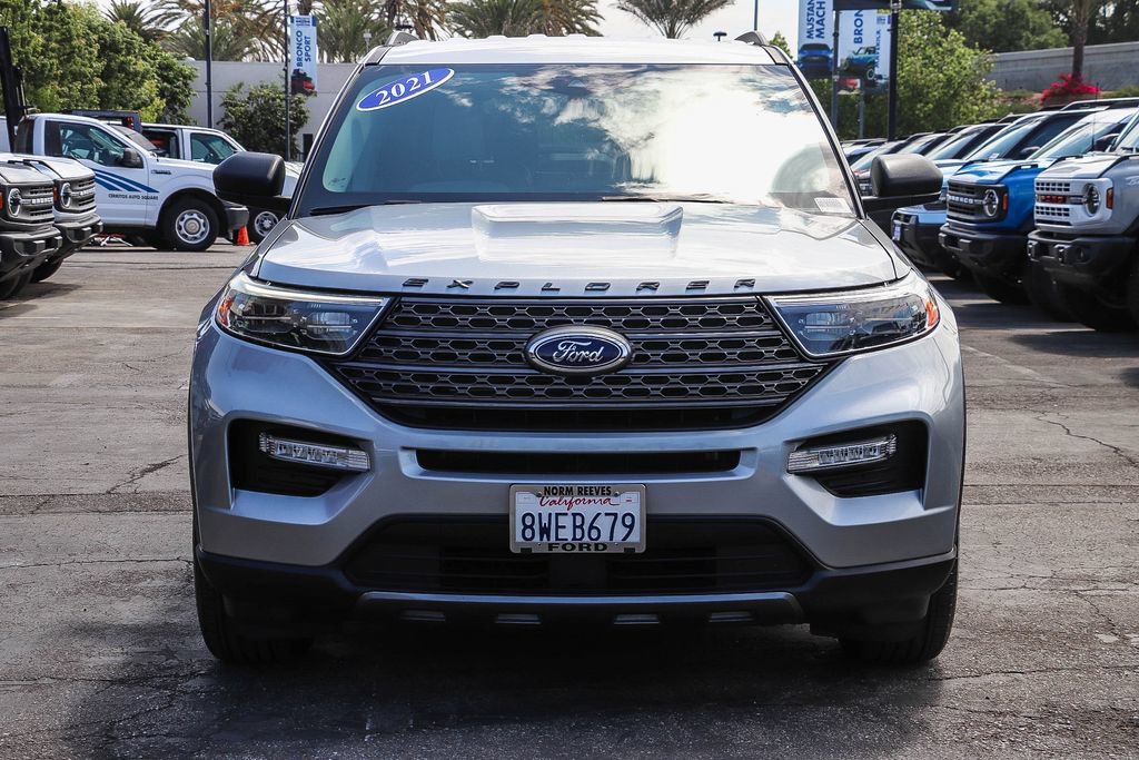 Certified 2021 Ford Explorer XLT w/ Equipment Group 202A RWD image 2