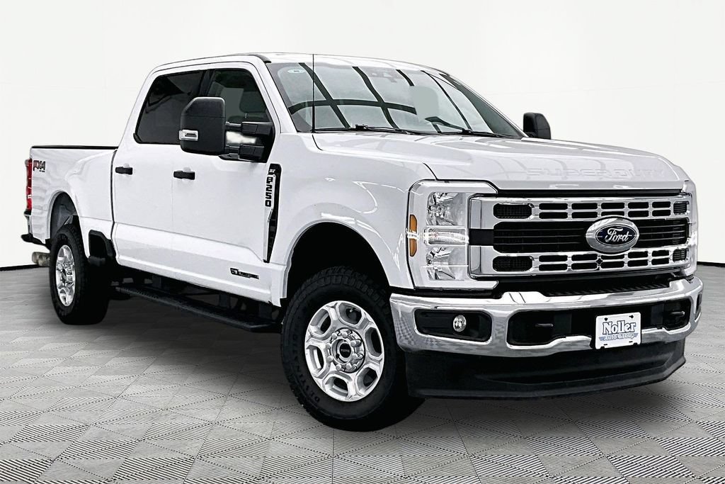 Certified 2025 Ford F250 XLT w/ FX4 Off-Road Package AWD/4WD image 12