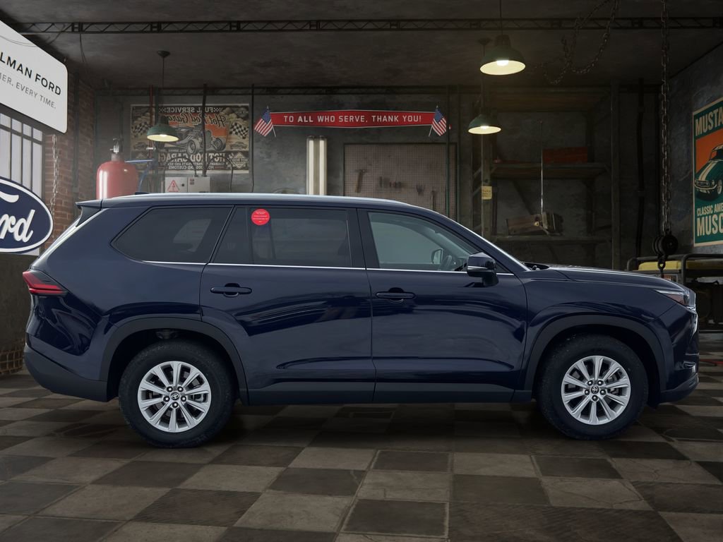 Used 2022 Toyota Sienna XLE Woodland Edition AWD/4WD image 7