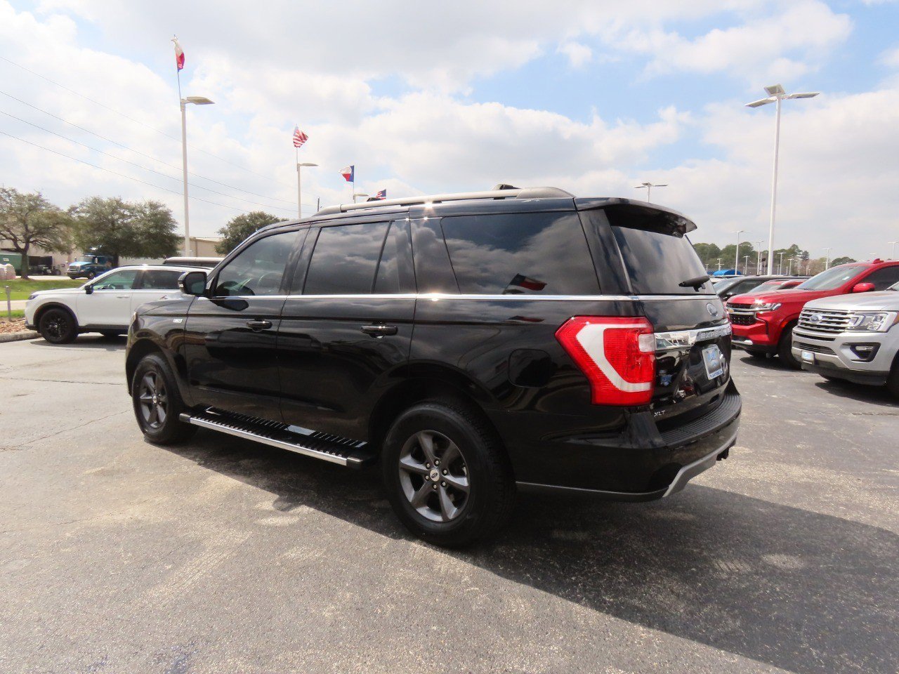 Certified 2021 Ford Expedition XLT image 3