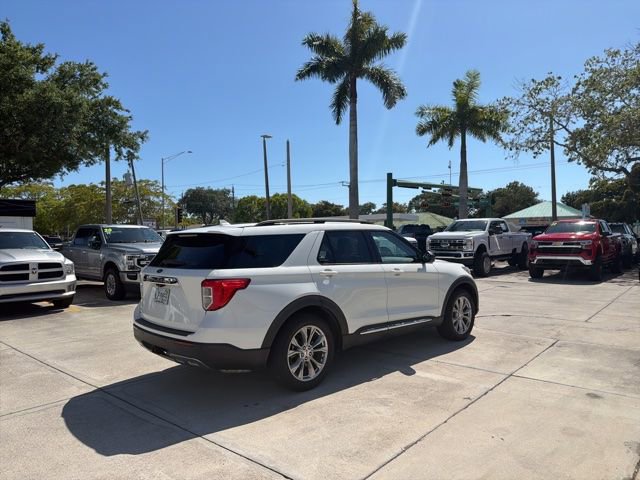 Certified 2021 Ford Explorer XLT w/ Equipment Group 202A RWD image 4