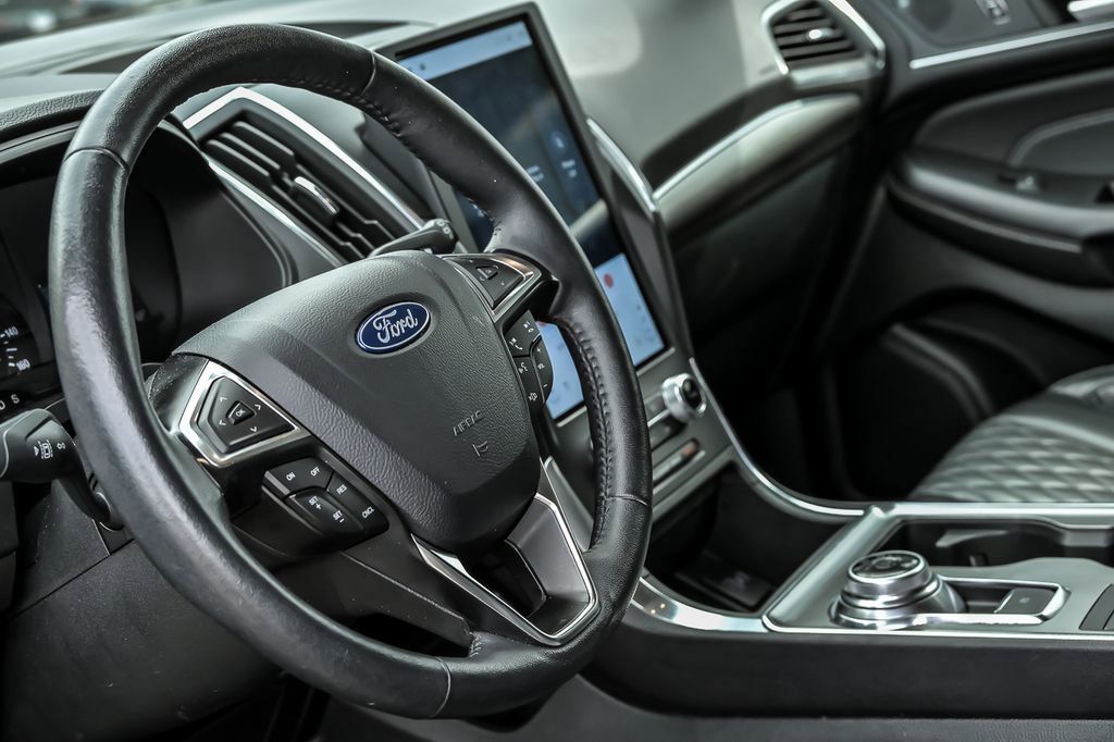 Certified 2024 Ford Edge Titanium AWD/4WD image 18