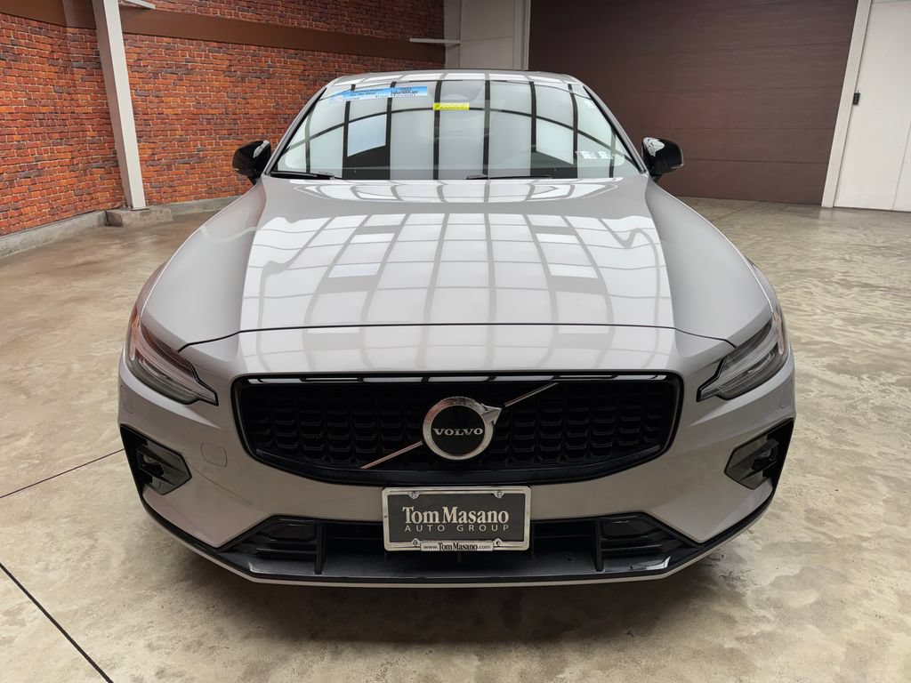 Used 2025 Volvo S60 B5 Core FWD image 7