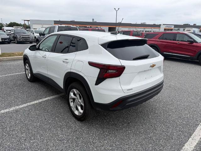 Used 2025 Chevrolet Trax LS w/ LS Convenience Package FWD image 6