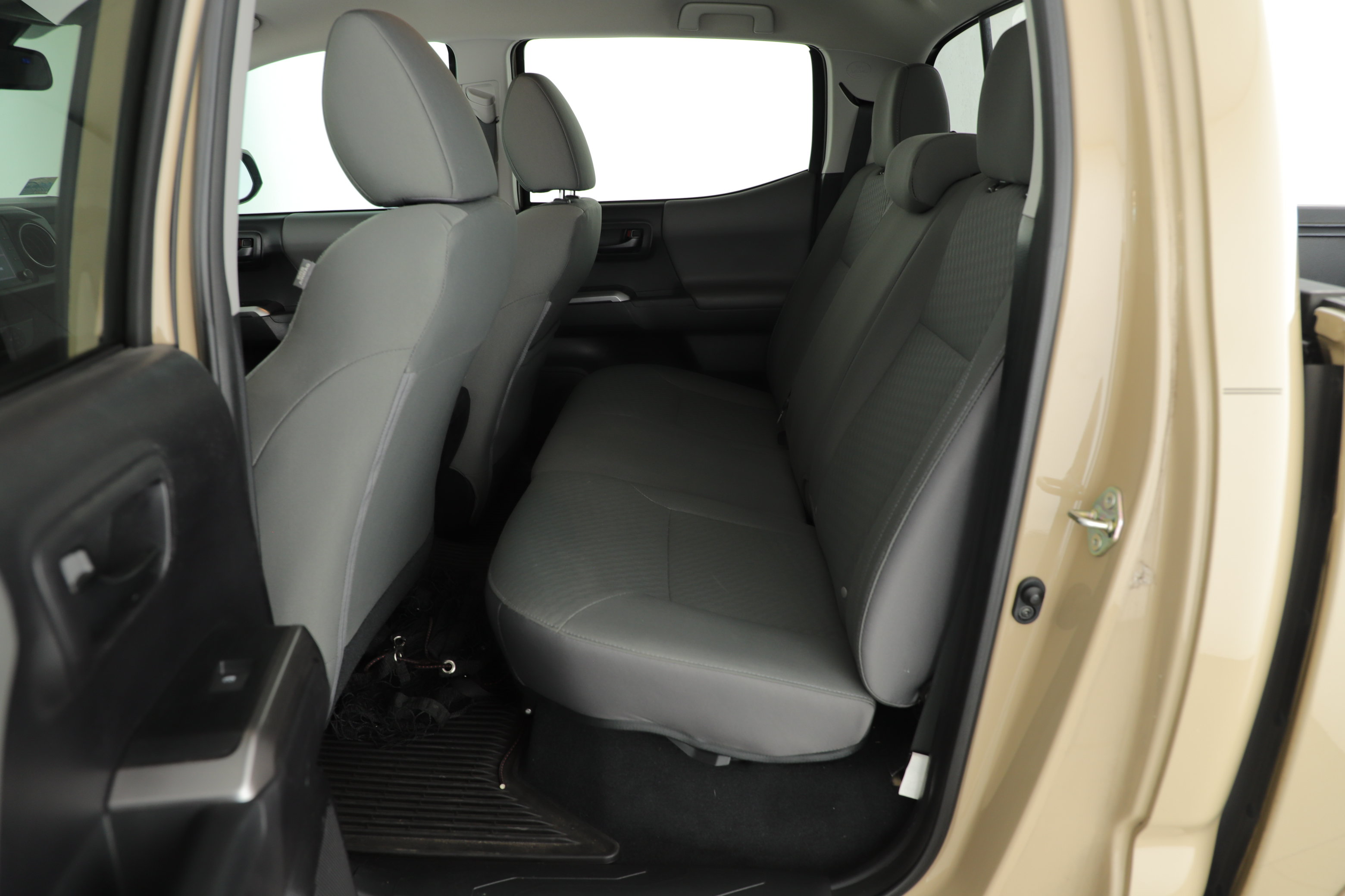 Used 2020 Toyota Tacoma SR5 RWD image 7