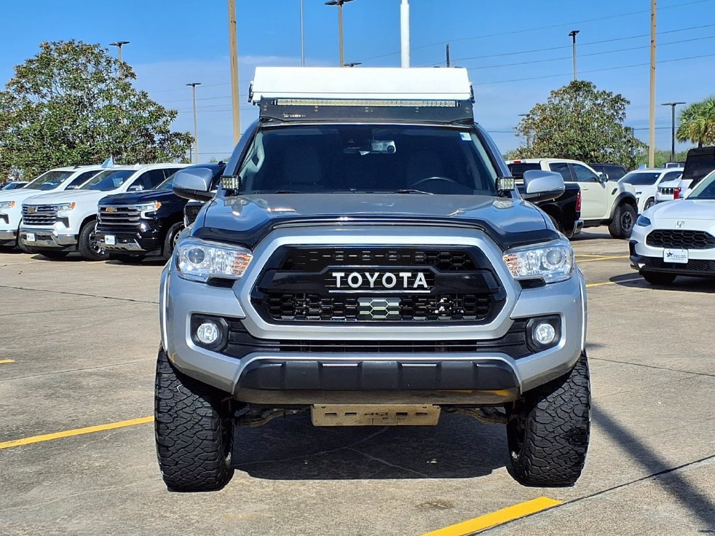 Used 2022 Toyota Tacoma SR5 w/ Technology Package AWD/4WD image 6