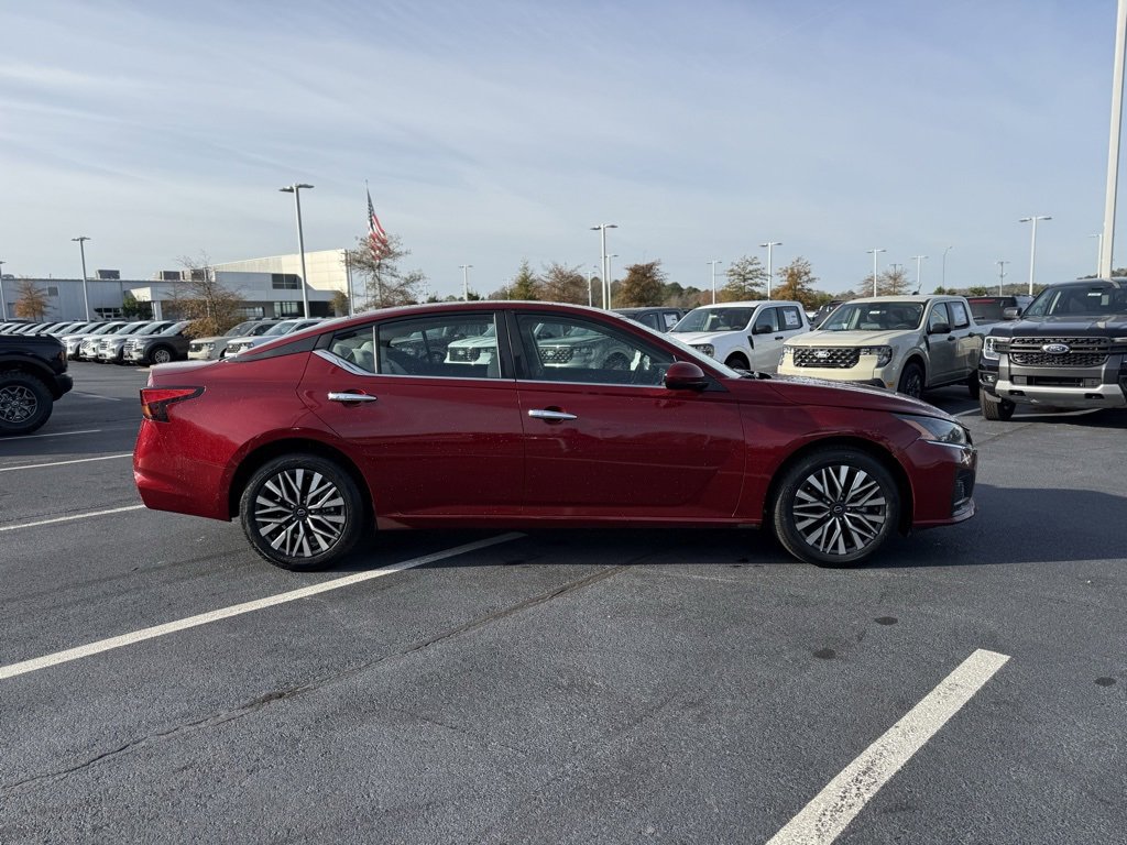 Used 2023 Nissan Altima 2.5 SV image 9