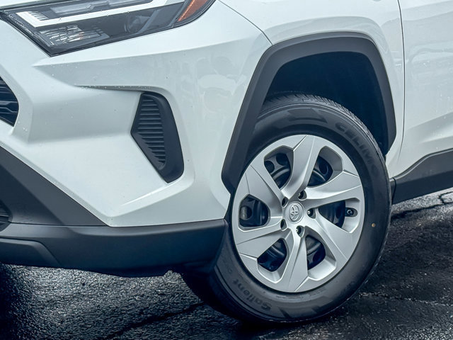 Used 2024 Toyota RAV4 LE image 9