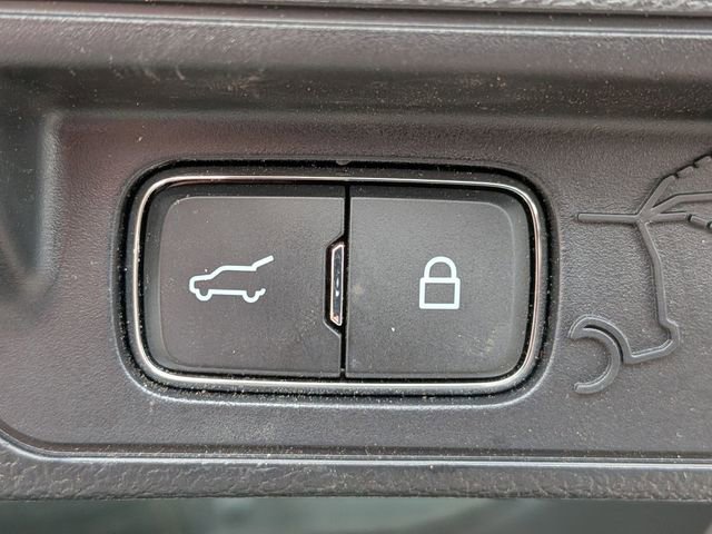 Certified 2022 Ford Explorer XLT w/ Equipment Group 202A image 19