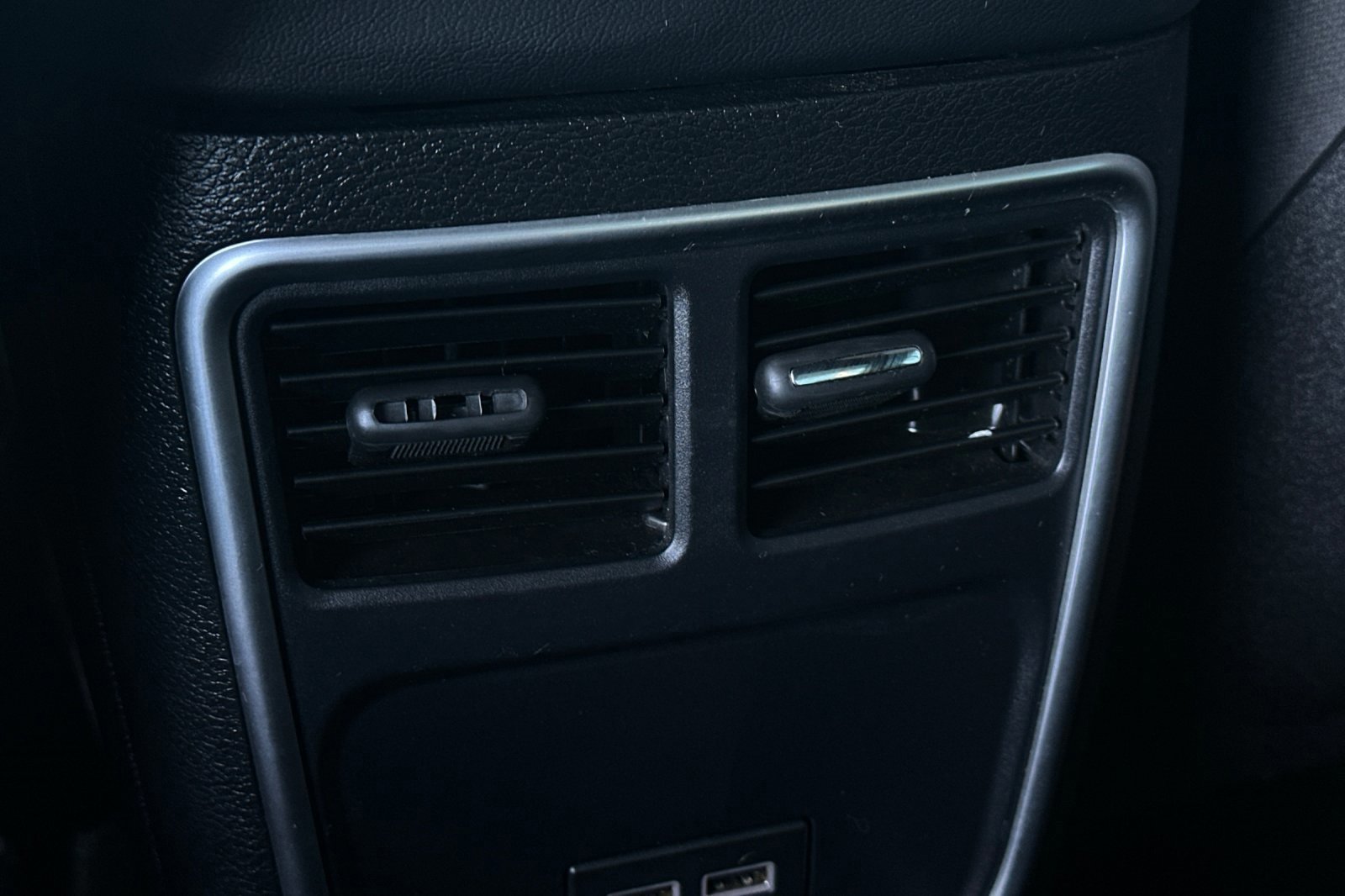 Used 2020 Dodge Charger R/T w/ Performance Handling Group image 13