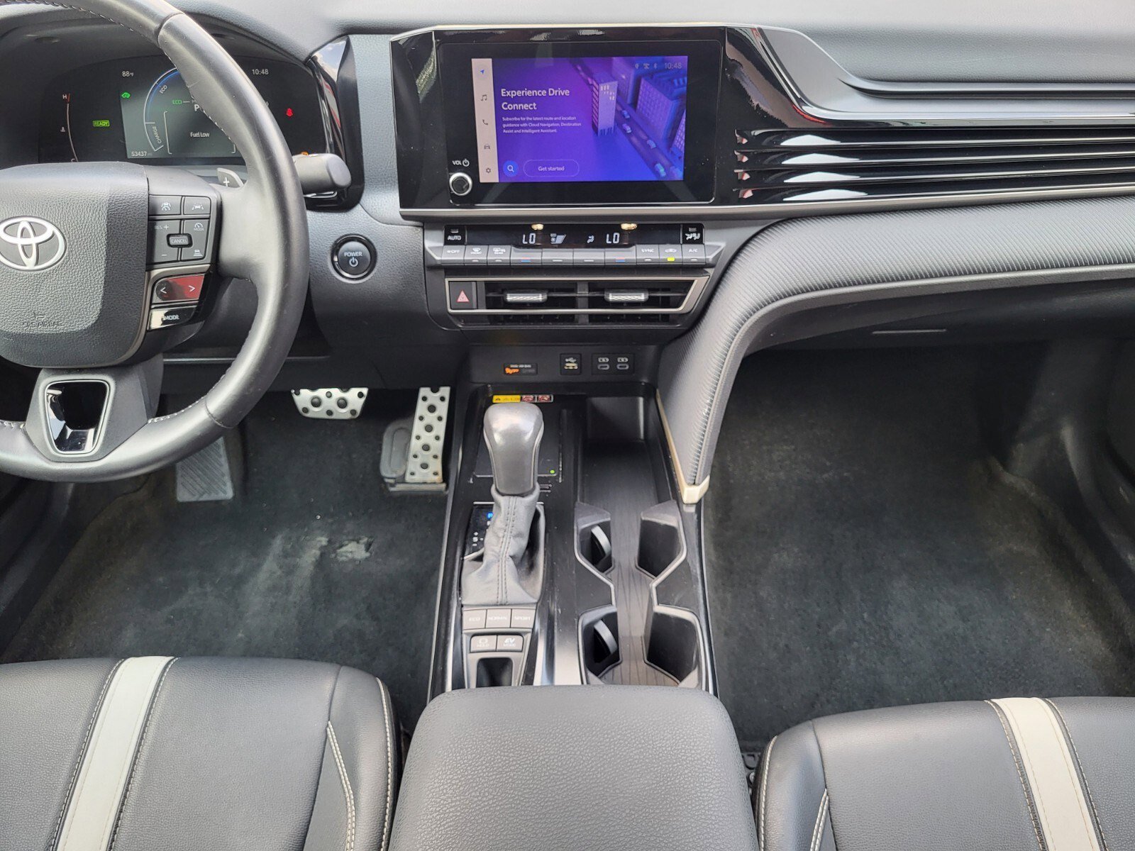 Used 2025 Toyota Camry SE FWD image 16