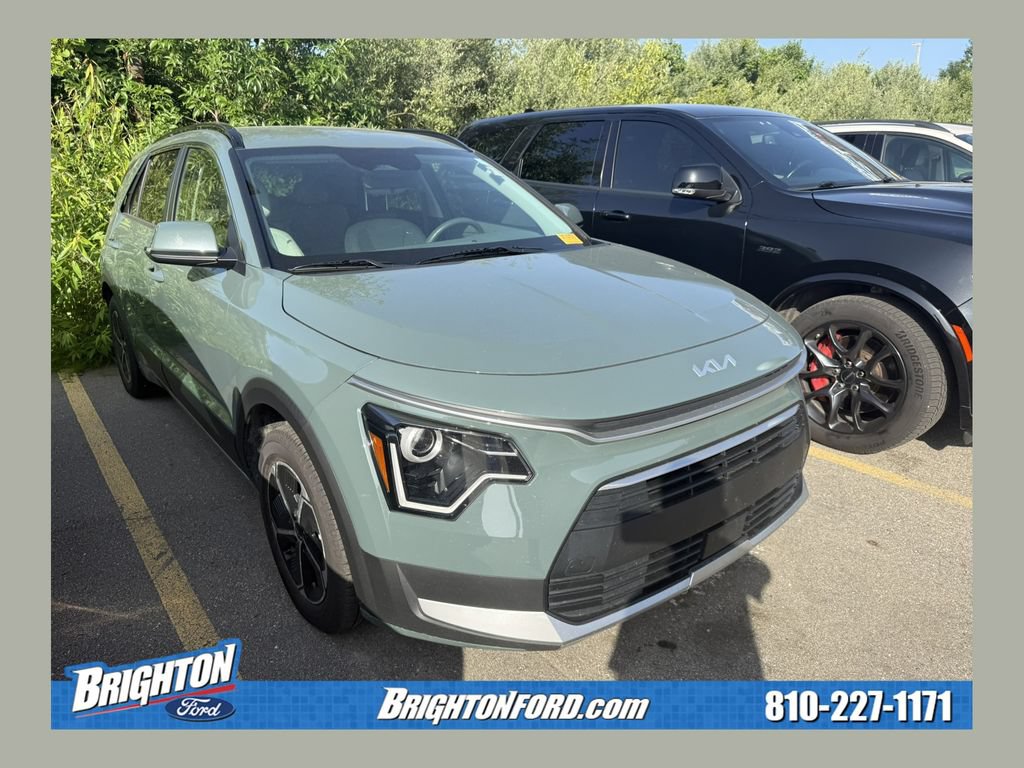 Used 2023 Kia Niro EX FWD image 1