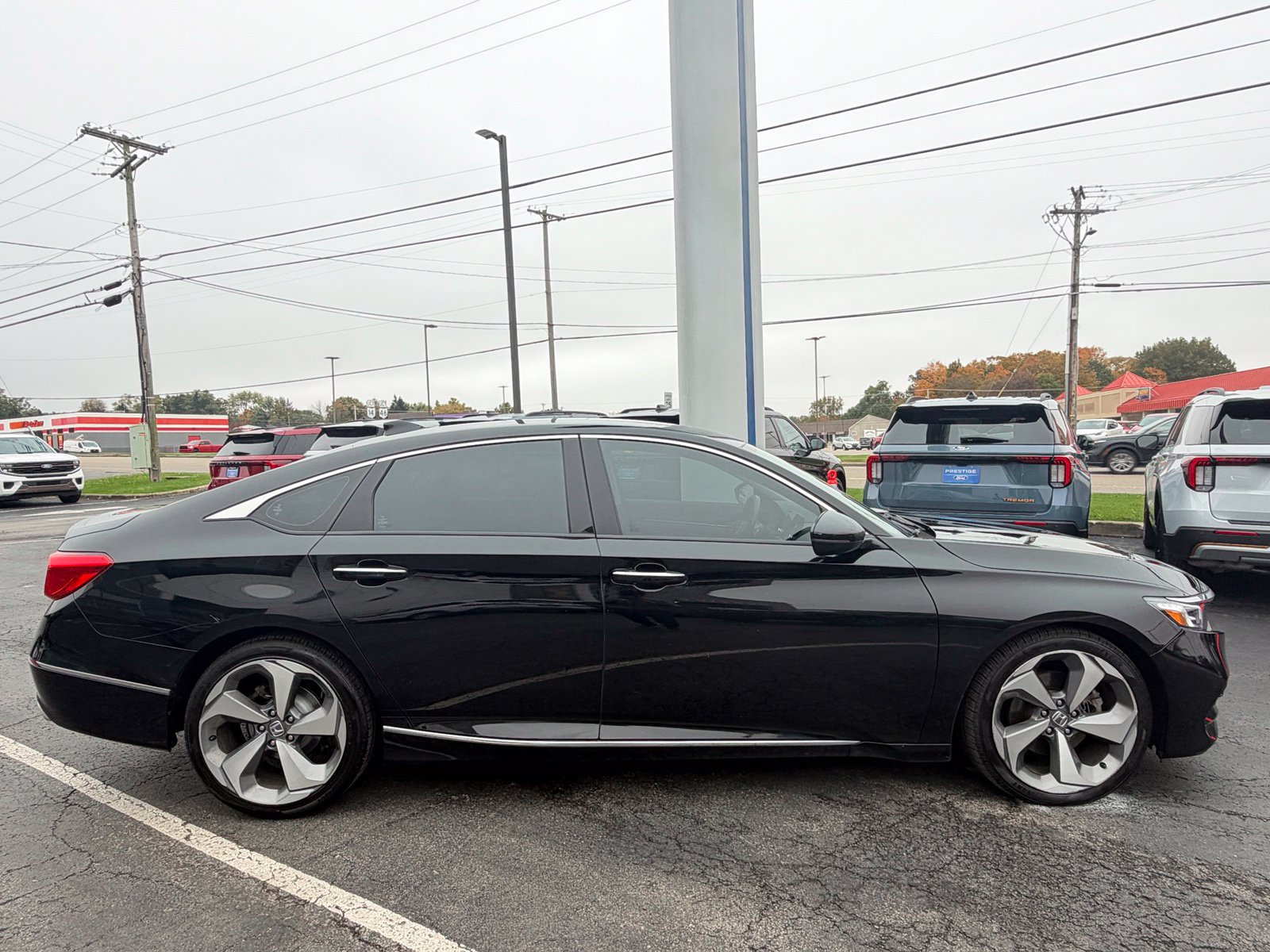 Used 2020 Honda Accord Touring image 6