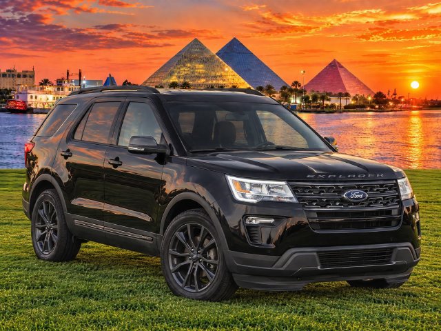 Certified 2018 Ford Explorer XLT w/ Equipment Group 202A FWD image 1