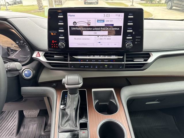 Used 2024 Toyota Sienna XLE image 25