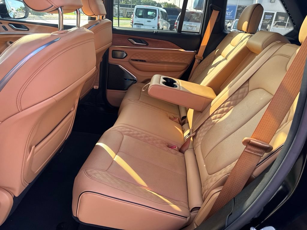 Used 2023 Jeep Grand Cherokee Summit AWD/4WD image 34