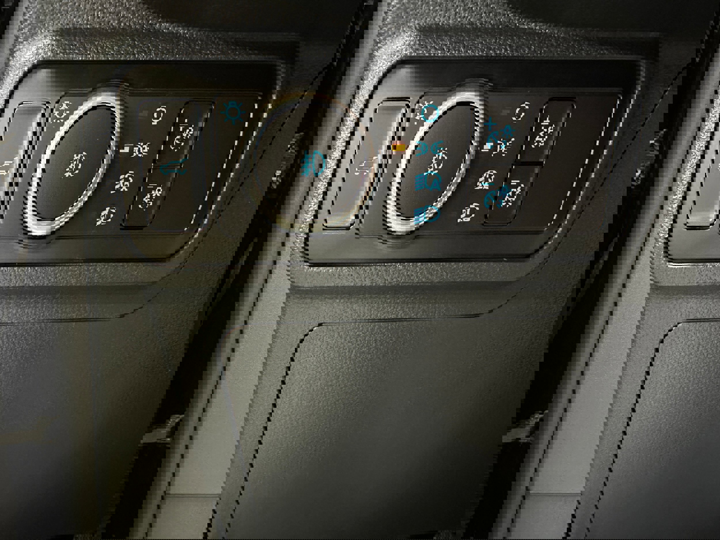 Certified 2025 Ford Explorer ST-Line image 13