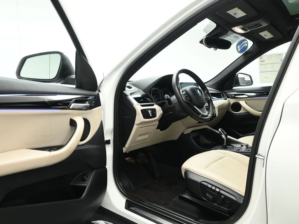 Used 2022 BMW X1 sDrive28i w/ Convenience Package image 9