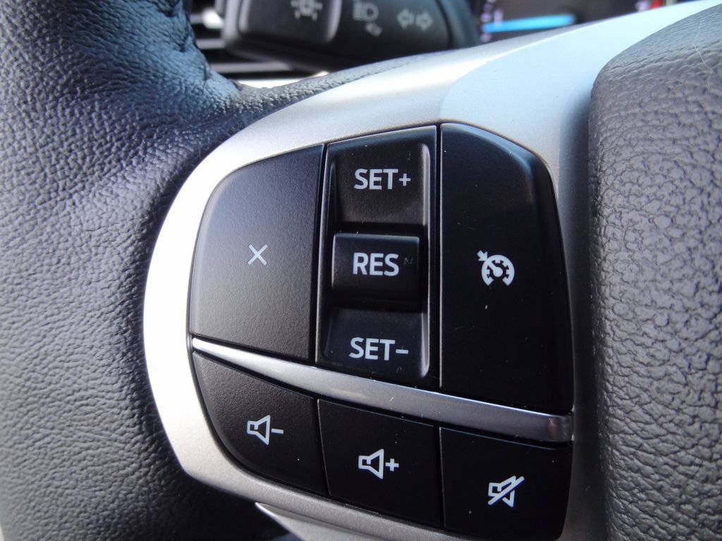 Certified 2022 Ford Explorer XLT w/ Equipment Group 202A RWD image 19