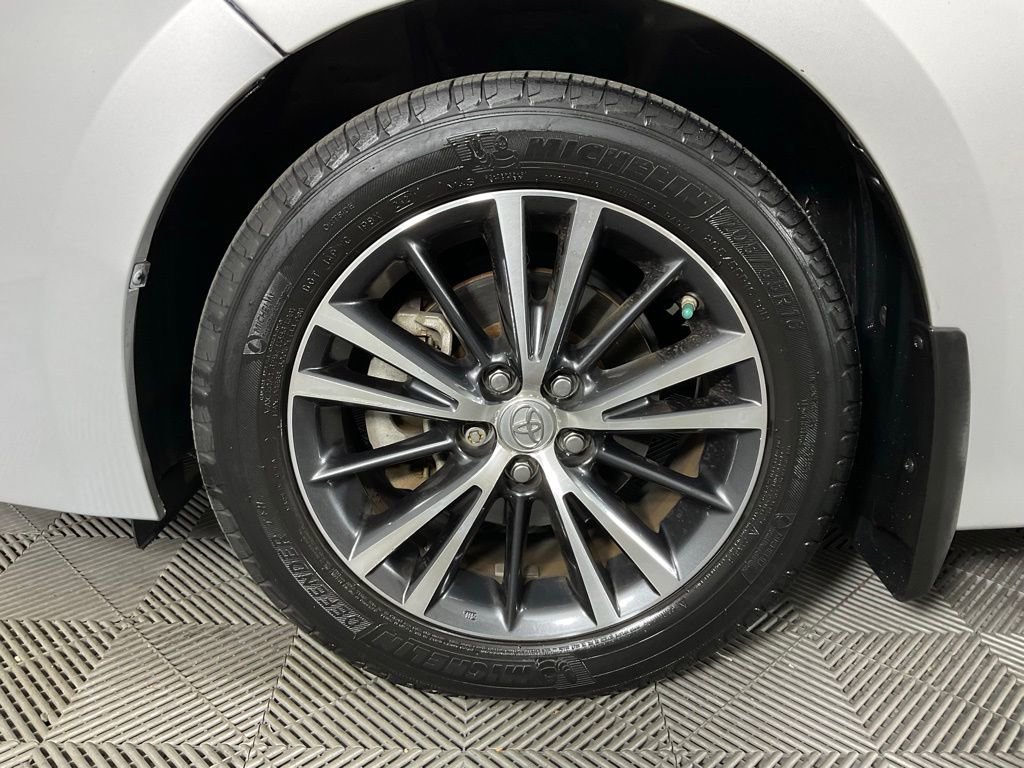 Used 2018 Toyota Corolla LE w/ LE Premium Package image 10