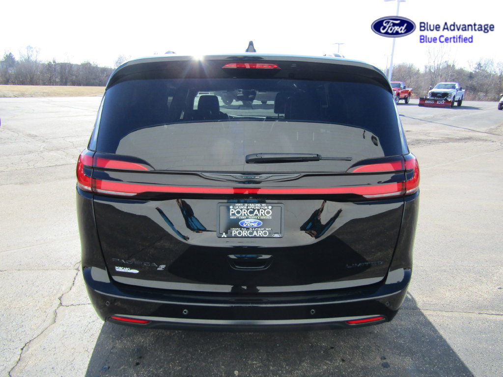 Used 2025 Chrysler Pacifica Limited FWD image 8