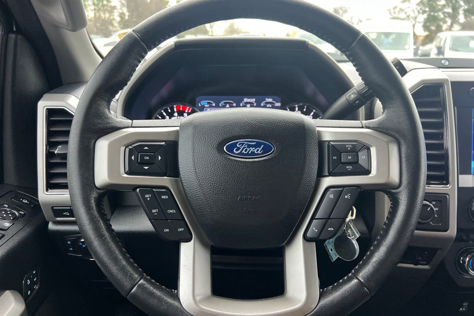 Certified 2020 Ford F350 Lariat image 23