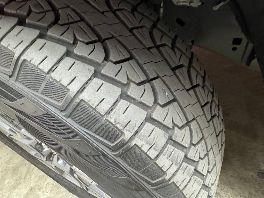 Certified 2025 Ford Expedition Active AWD/4WD image 32