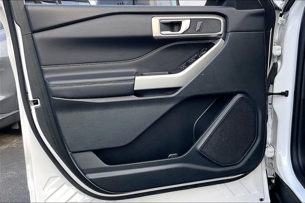 Certified 2023 Ford Explorer XLT w/ Equipment Group 202A image 19