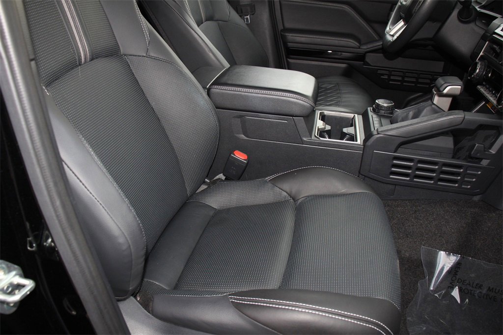 Used 2025 Toyota 4Runner Limited image 27