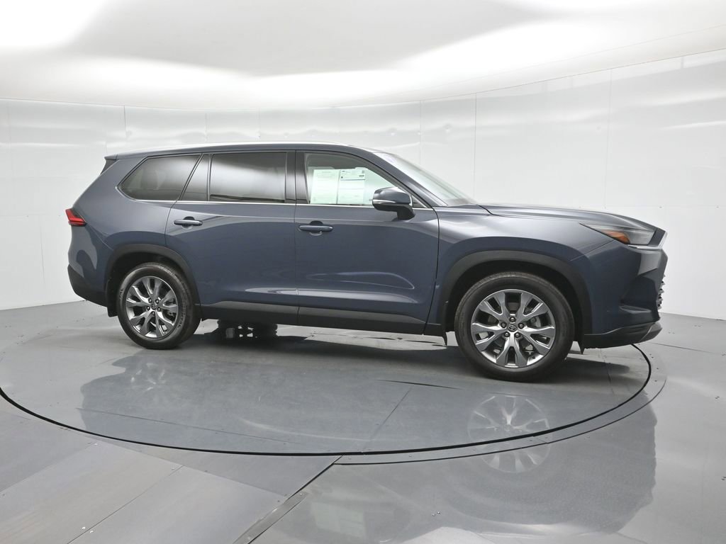 Used 2024 Toyota Grand Highlander Limited image 10